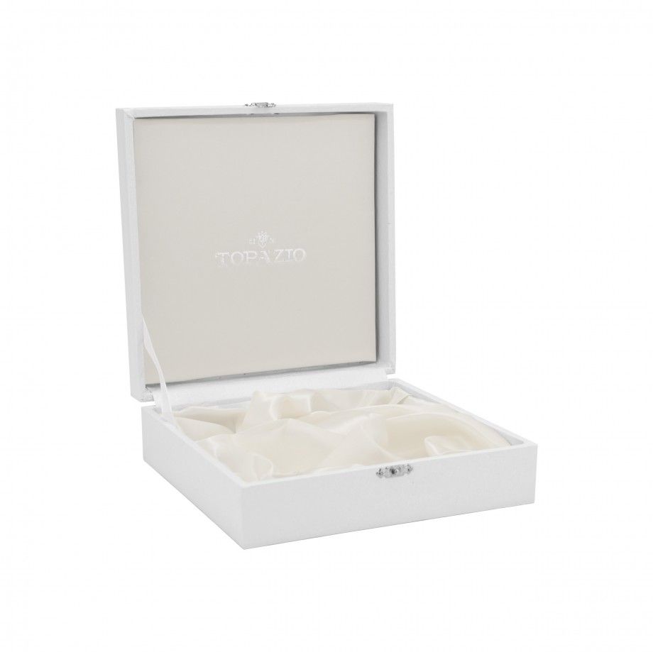estojo para concha batismal Topazio 1874 em madeira branca com interior em cetim creme para joalharia