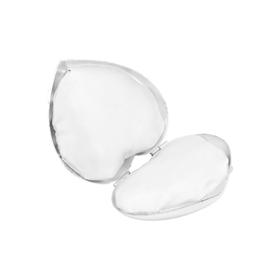Heart-shaped ring box 