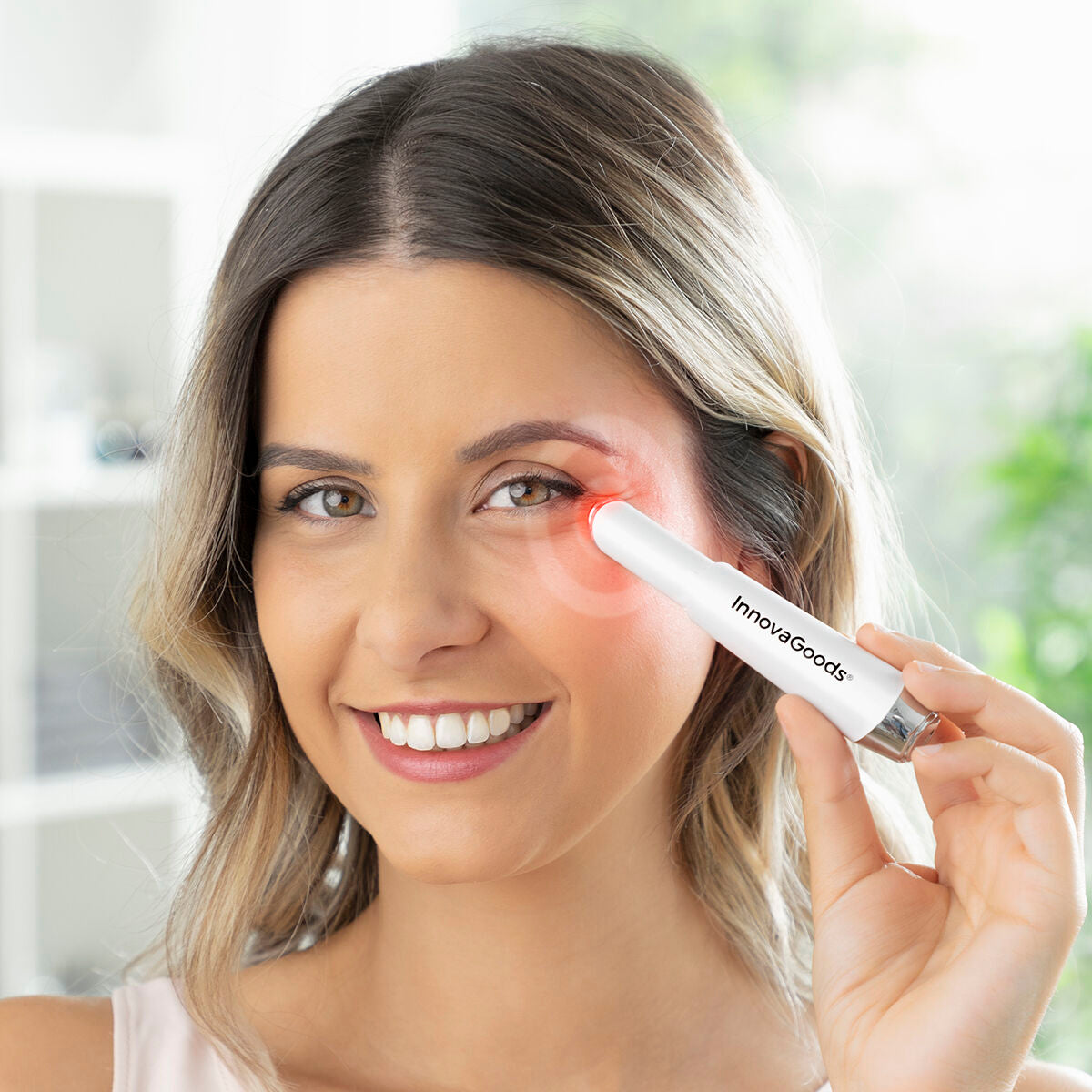 Innovagoods Pack Masajeador De Ojos Antiedad Con Fototerapia Y Termoterapia Y Contorno De Ojos Cbd Zenglow 15 Ml Innovagoods