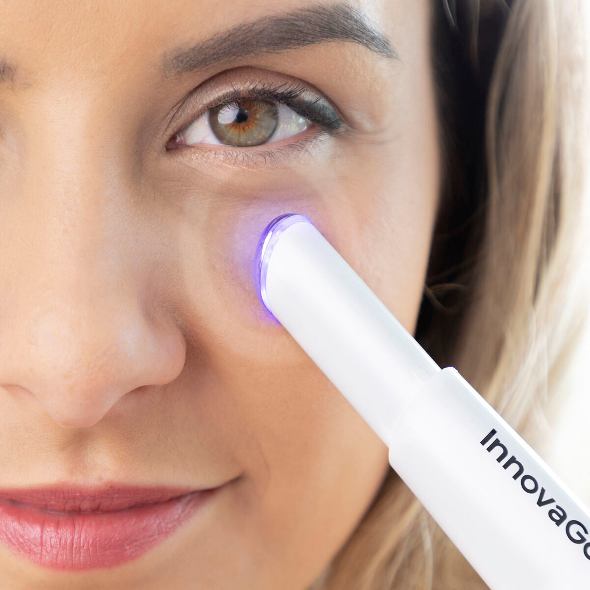 Innovagoods Pack Masajeador De Ojos Antiedad Con Fototerapia Y Termoterapia Y Contorno De Ojos Cbd Zenglow 15 Ml Innovagoods