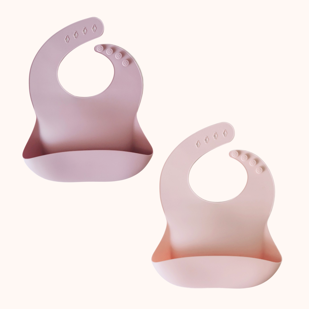 Conjunto 2 Babetes de Silicone com Bolso – Lavender & Blush | MAVIE