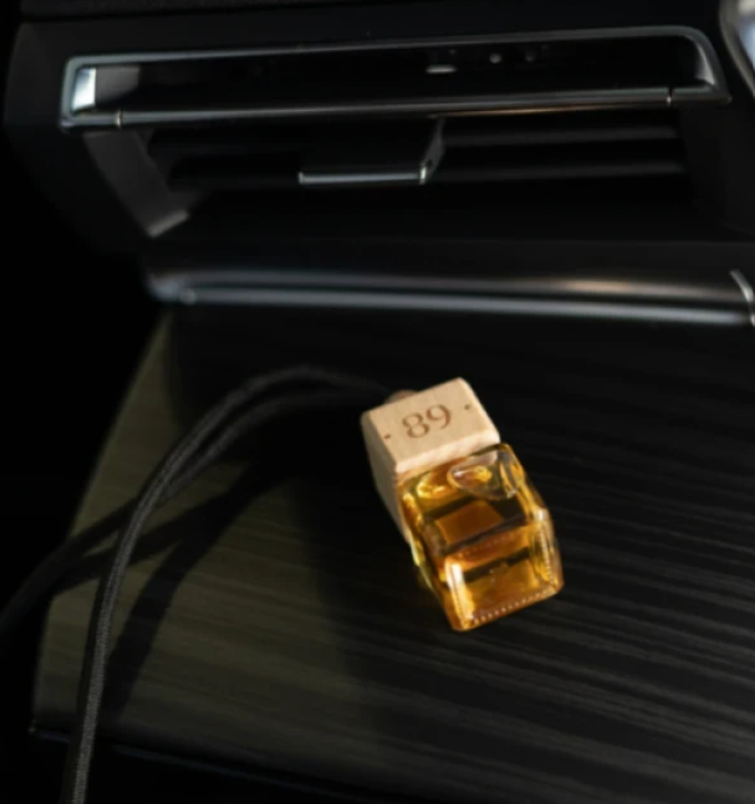 Ambientador Suspenso Vidro Carro AROMATIC•89• | Design Sofisticado Fragrância Premium