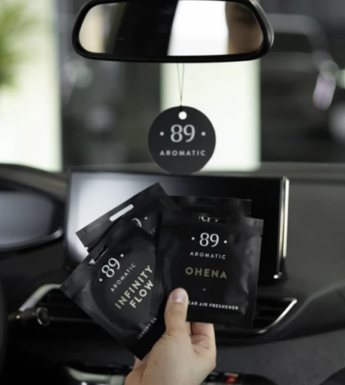 Ambientador de Papel Pendurado para Carro Premium Fragrância Clássica Económico | AROMATIC•89• | Exclusivo Portugal