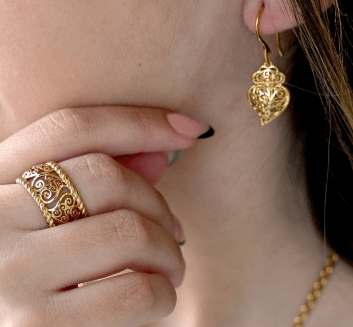 Anel Coração de Viana | Aço Inoxidável Dourado | Alma de Portugal