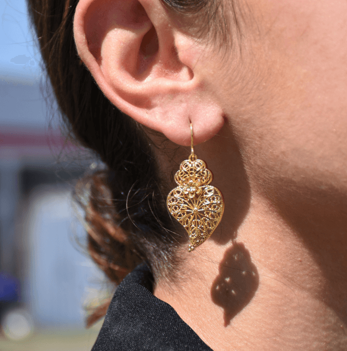 Brincos Coração de Viana com Girassol | Aço Inoxidável Dourado | Alma de Portugal