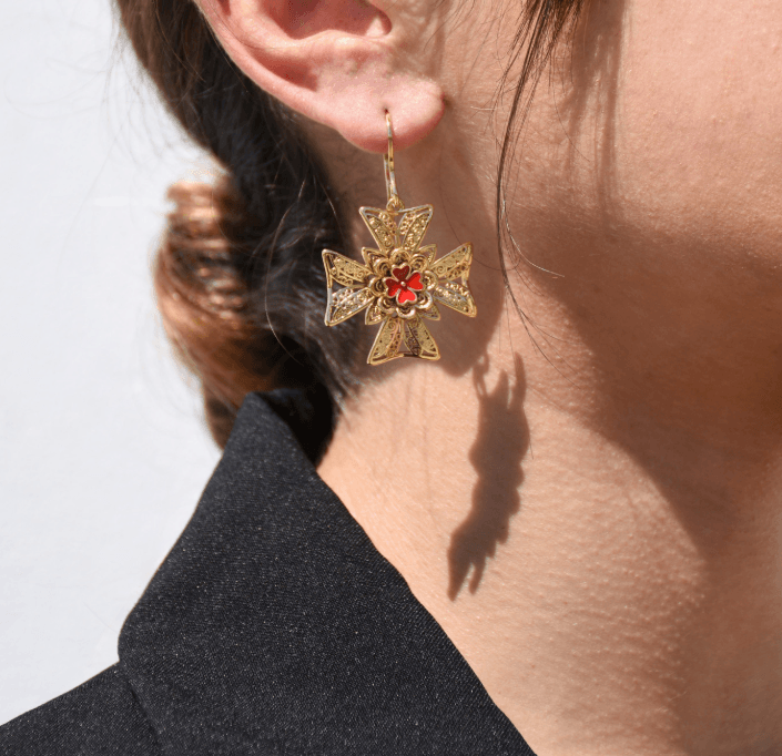Brincos Cruz de Malta Vermelho | Aço Inoxidável Banho Ouro | Alma de Portugal