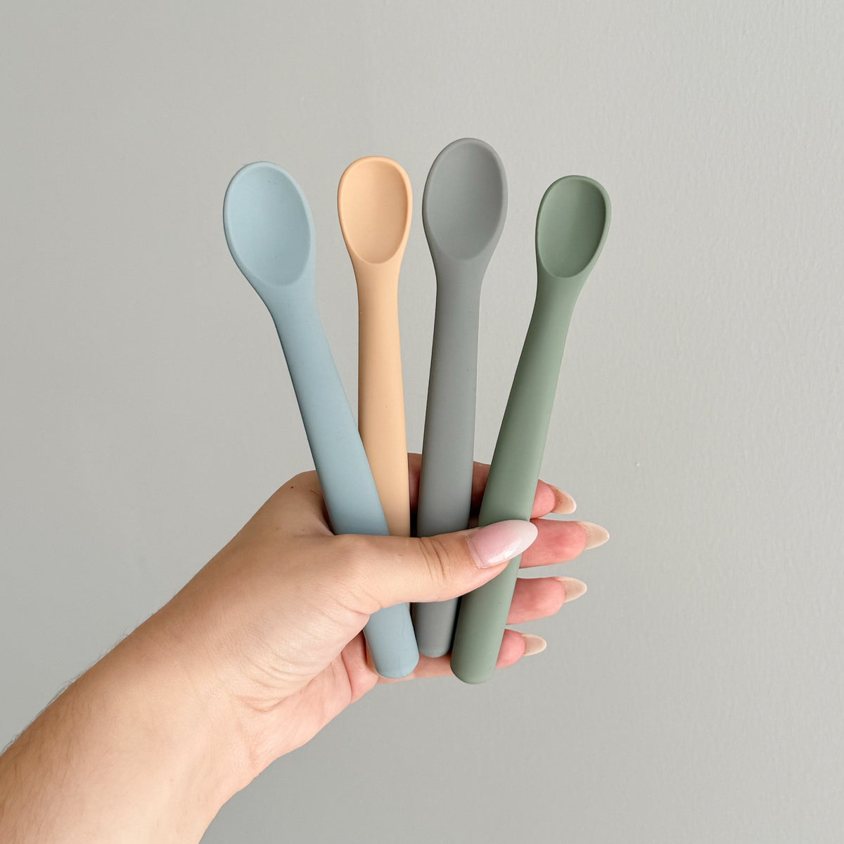 Conjunto 4 Colheres de Silicone para Bebé com Caixa – Earth | MAVIE