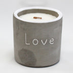 Vela de Soja em Cimento Média – Design Love – Figo Roxo e Cassis com Pavio de Madeira | Ancient Wisdom