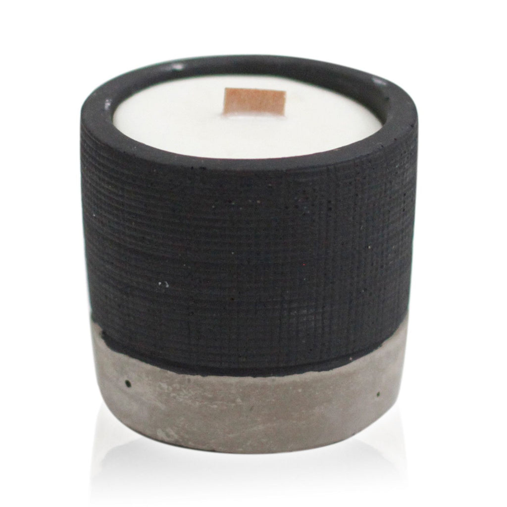 Vela de Soja em Pote Preto de Cimento – Brandy Butter com Pavio de Madeira | Ancient Wisdom
