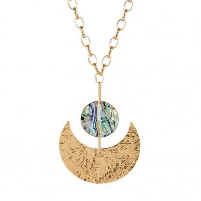 colar Amun-Ra feminino Carmo Joalheiros colar dourado com corrente elos, disco de madrepérola e pendente crescente martelado