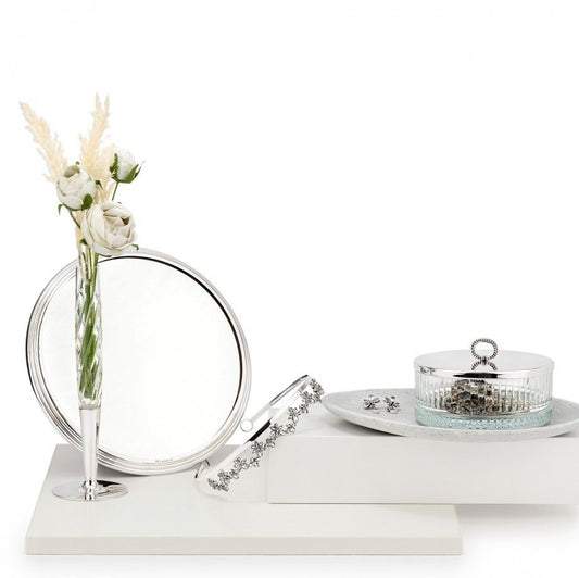 caixa guarda joias baviera Topázio 1874 em vidro com tampa prateada e bandeja mostrada com espelho e flores