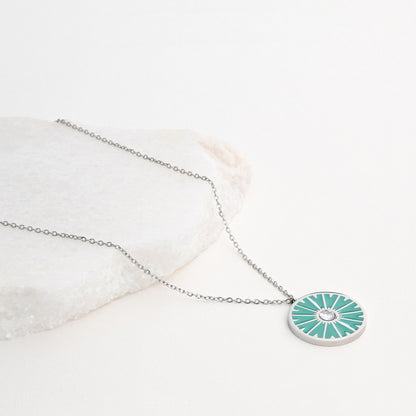 Carmo Joalheiros colar em aço roda verde com pingente redondo esmaltado verde e detalhe central brilhante