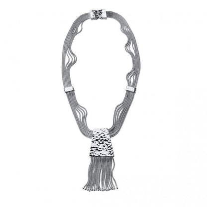 colar trapézio feminino em prata multi linhas com placa martelada e franja de fios Carmo Joalheiros
