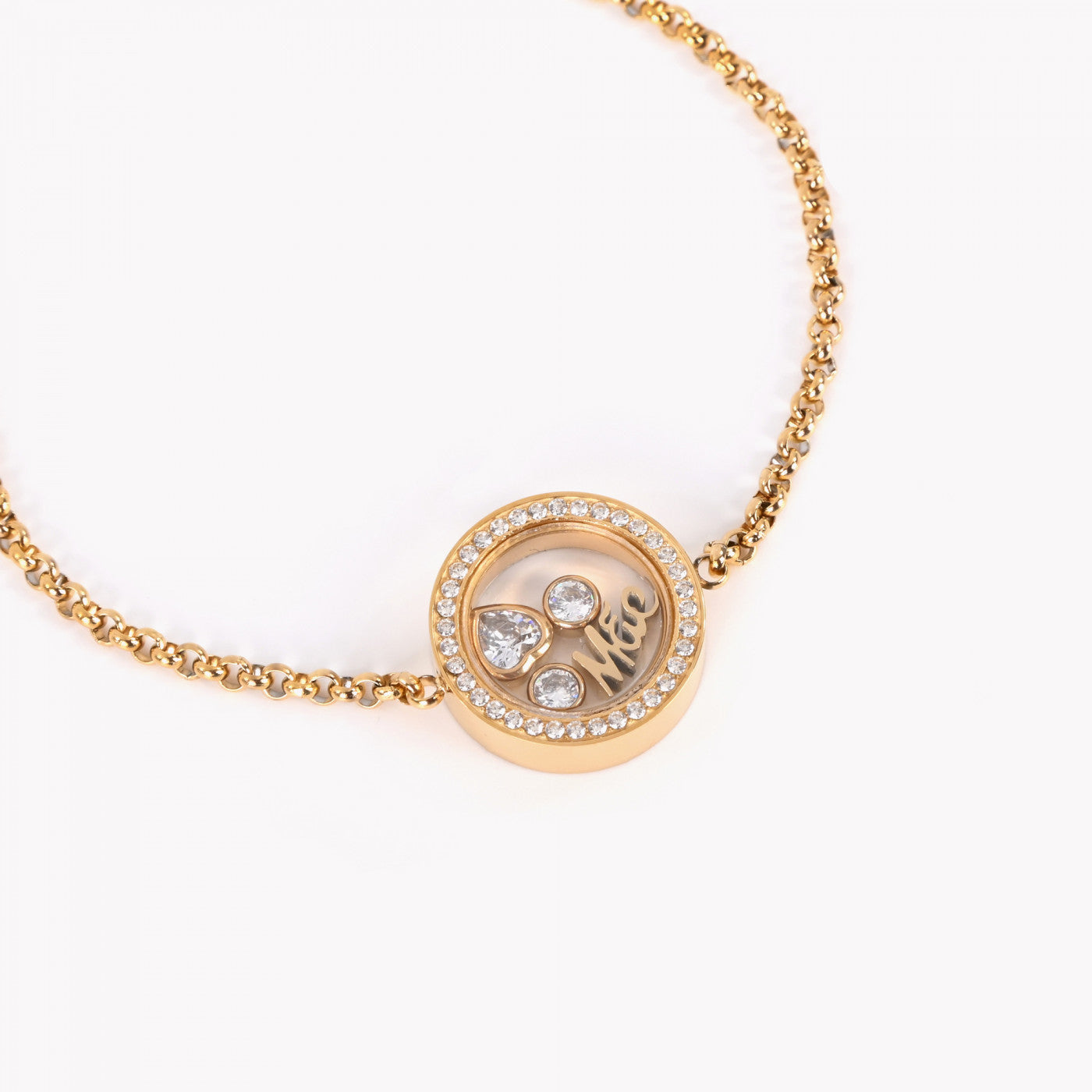 Colar dourado Carmo Joalheiros com medalhão redondo cravejado cristais e placa com a palavra Mãe pulseira mãe aço inox