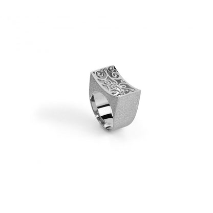 Topázio 1874 anel hedra feminino em prata com acabamento texturizado e arabescos gravados