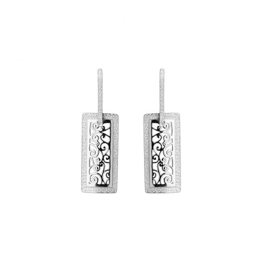 Par de brincos hedra prata feminina retangulares com painéis de filigrana detalhada e fecho de gancho Carmo Joalheiros