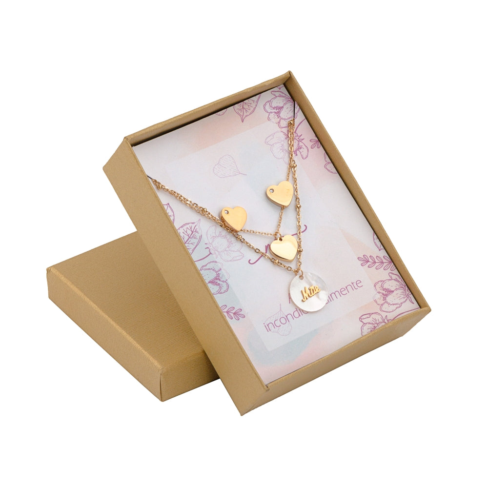 conjunto mãe aço dourado Carmo Joalheiros colar triplo com corações e medalha mãe em caixa para presente