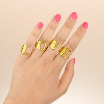 Anel de Aço com Letra Inicial Carmo Joalheiros