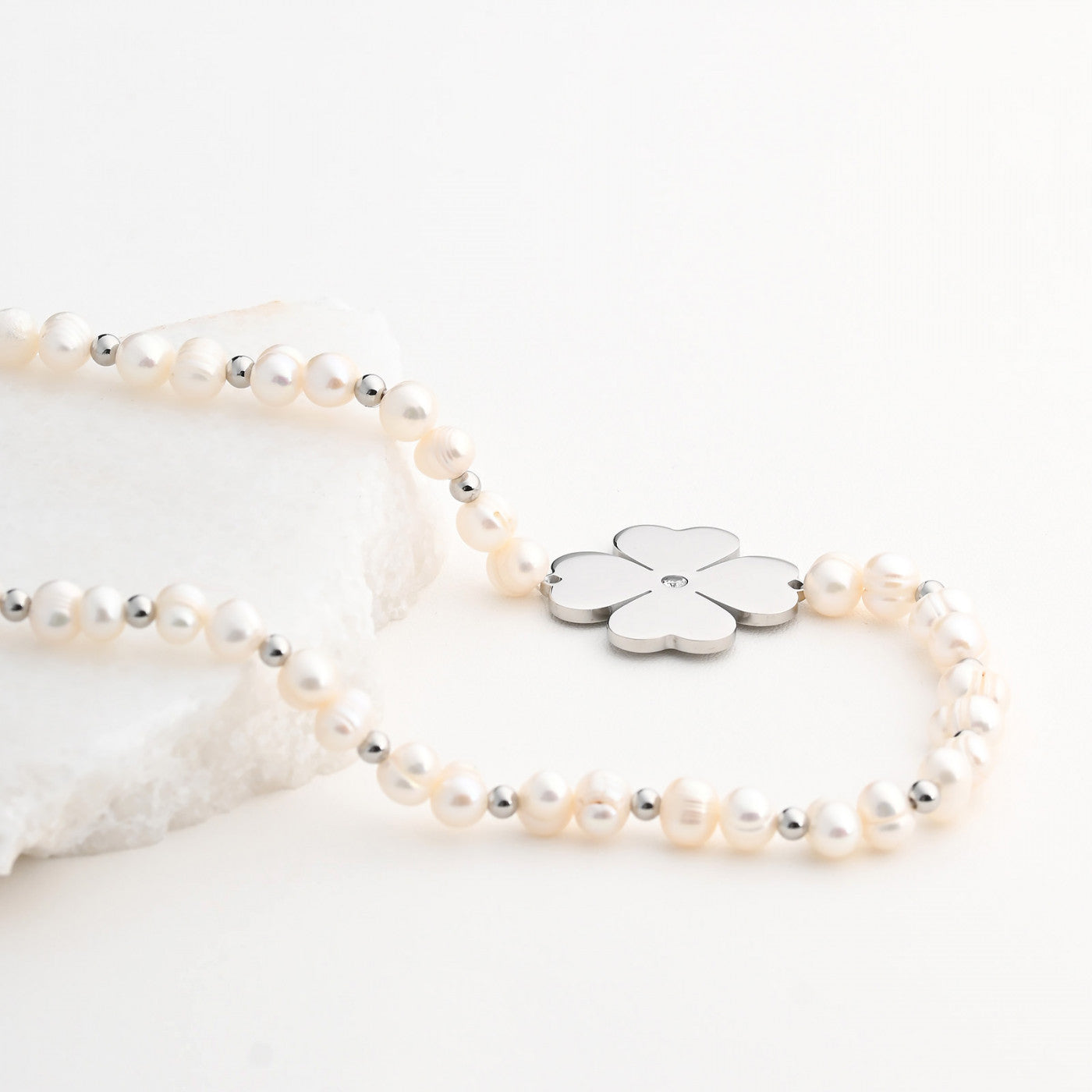 Clover pearl steel necklace