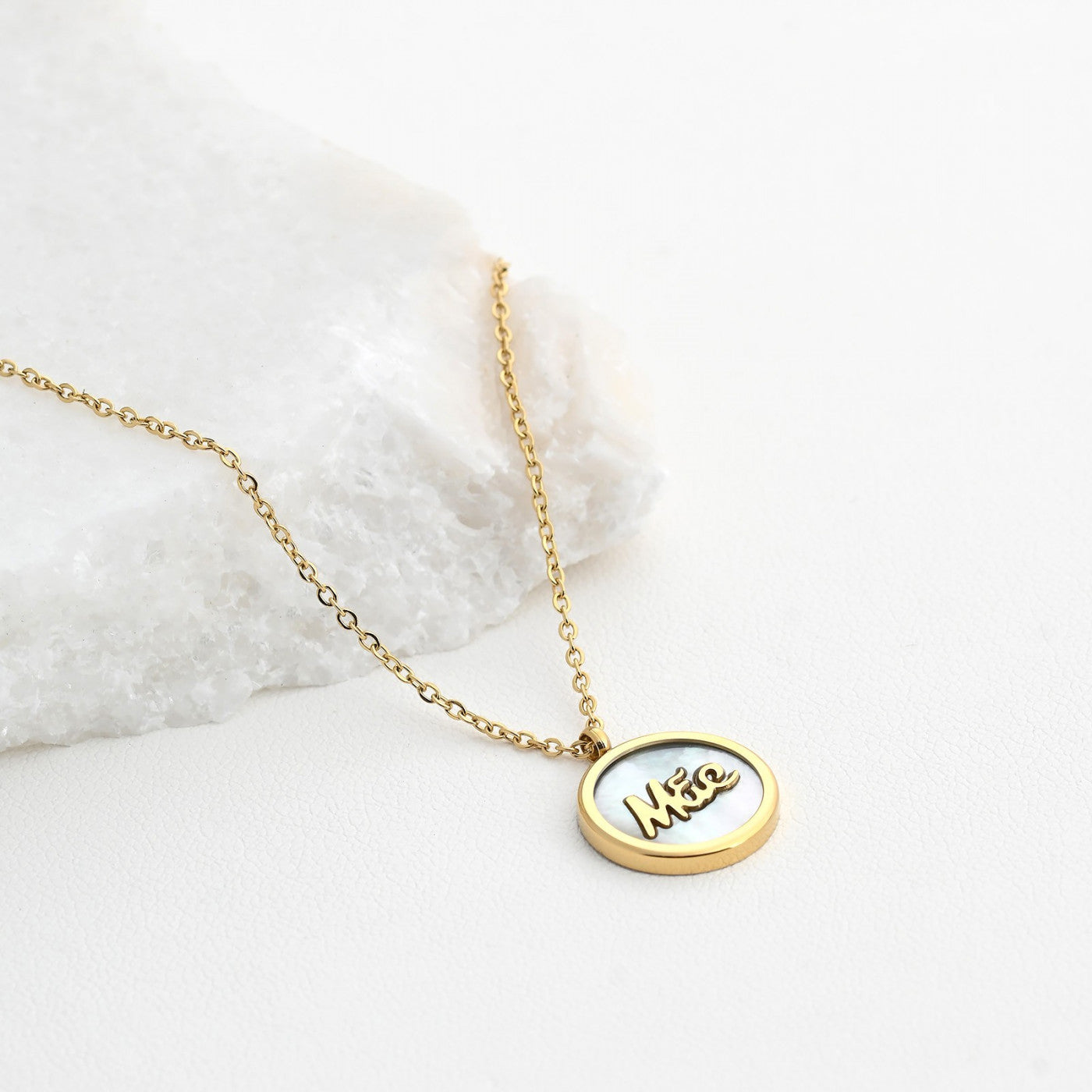 Steel necklace with mother of pearl and word MOTHER 