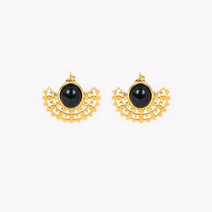brincos aço inoxidável feminino Carmo Joalheiros em banho dourado com pedra preta e design filigrana em leque