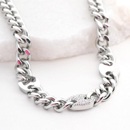 Thick mesh steel necklace with diamonds 