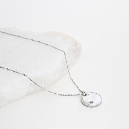 Round steel necklace with mother of pearl 