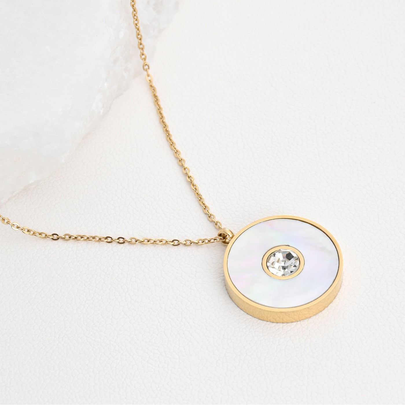 Steel necklace with diamonds and mother-of-pearl 