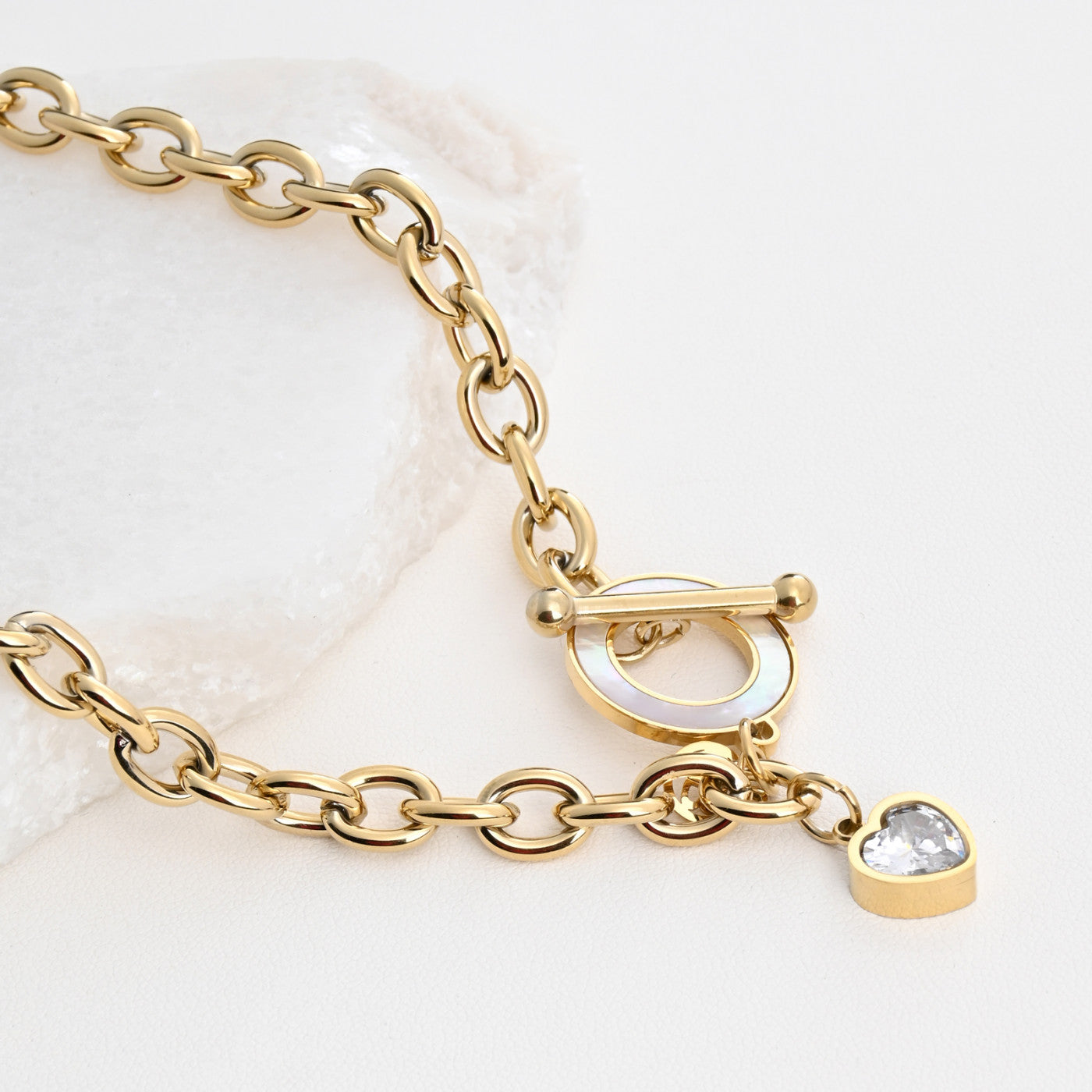 Mother-of-pearl and heart link steel necklace