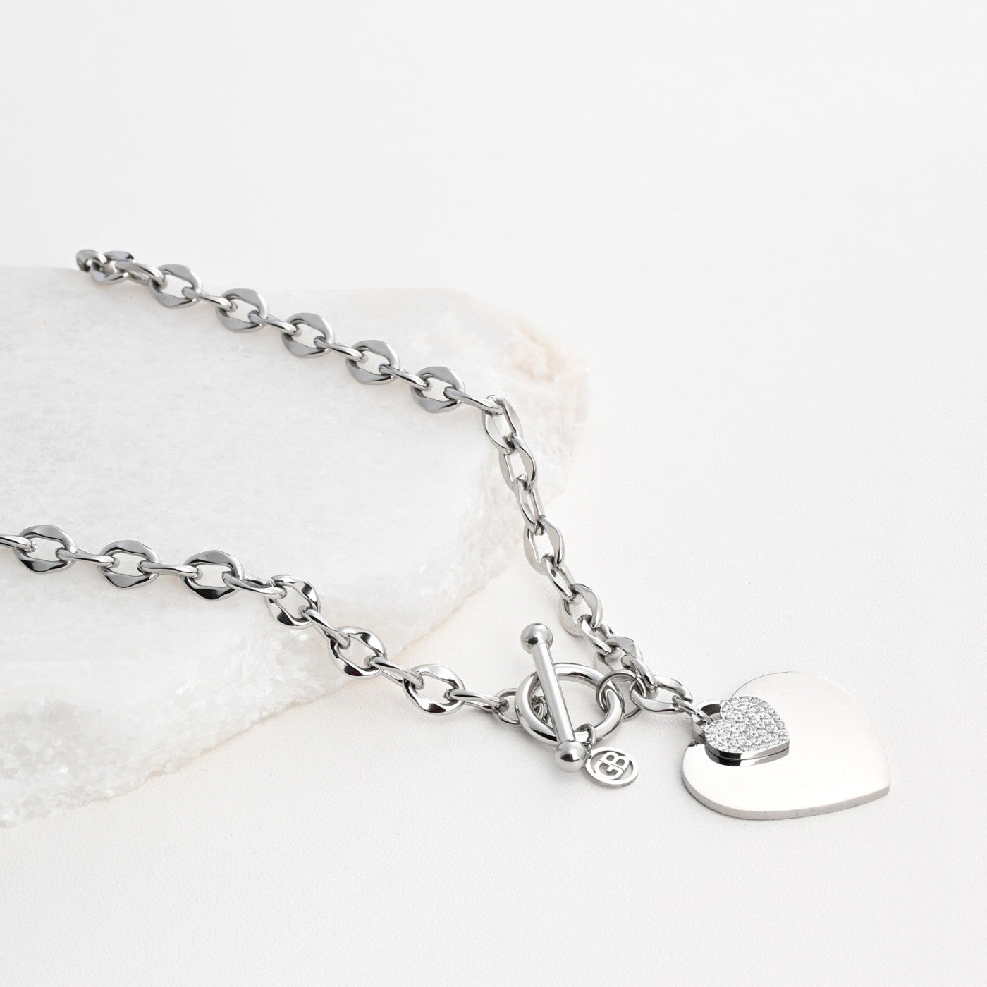 Steel necklace with links and heart