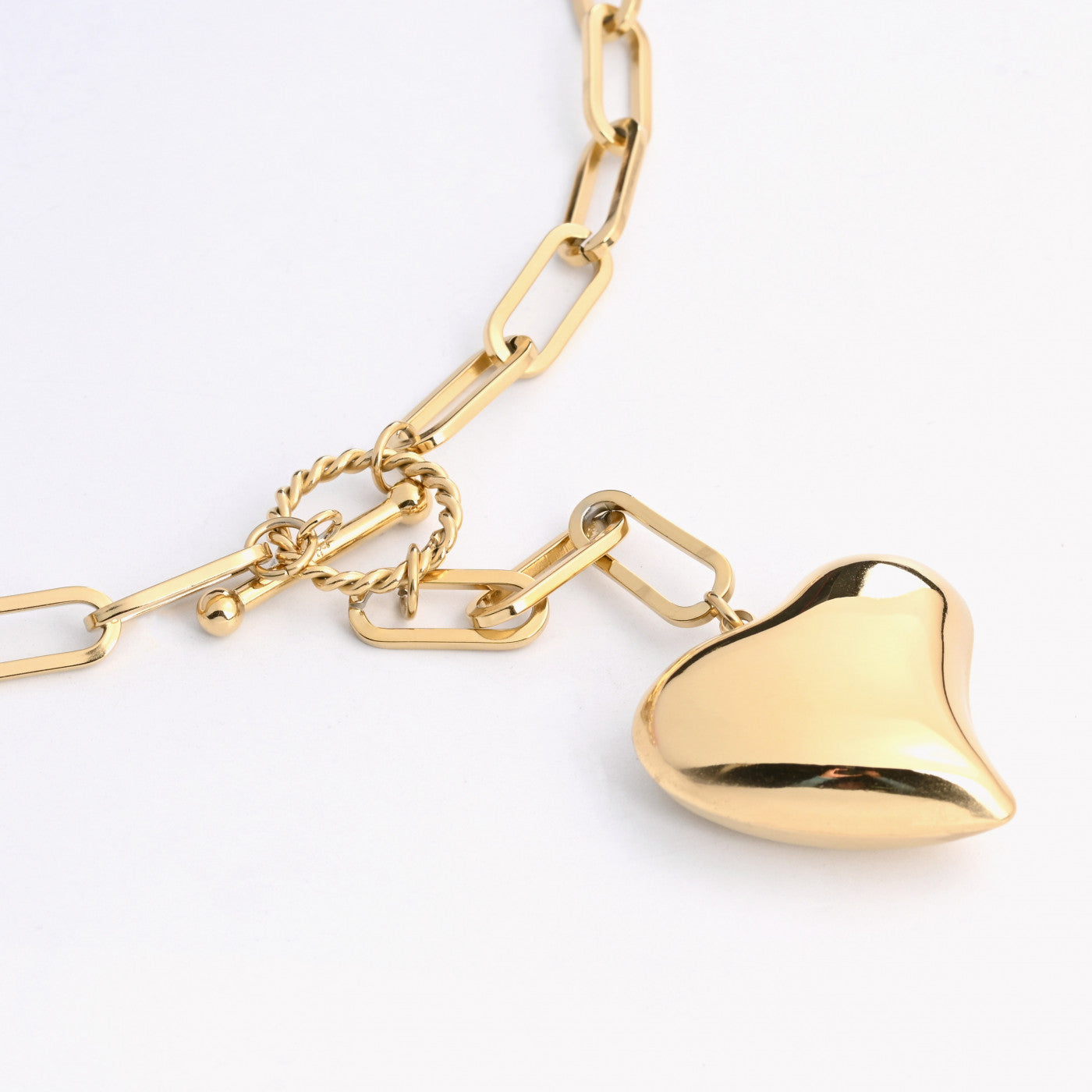 Steel necklace with links and full heart