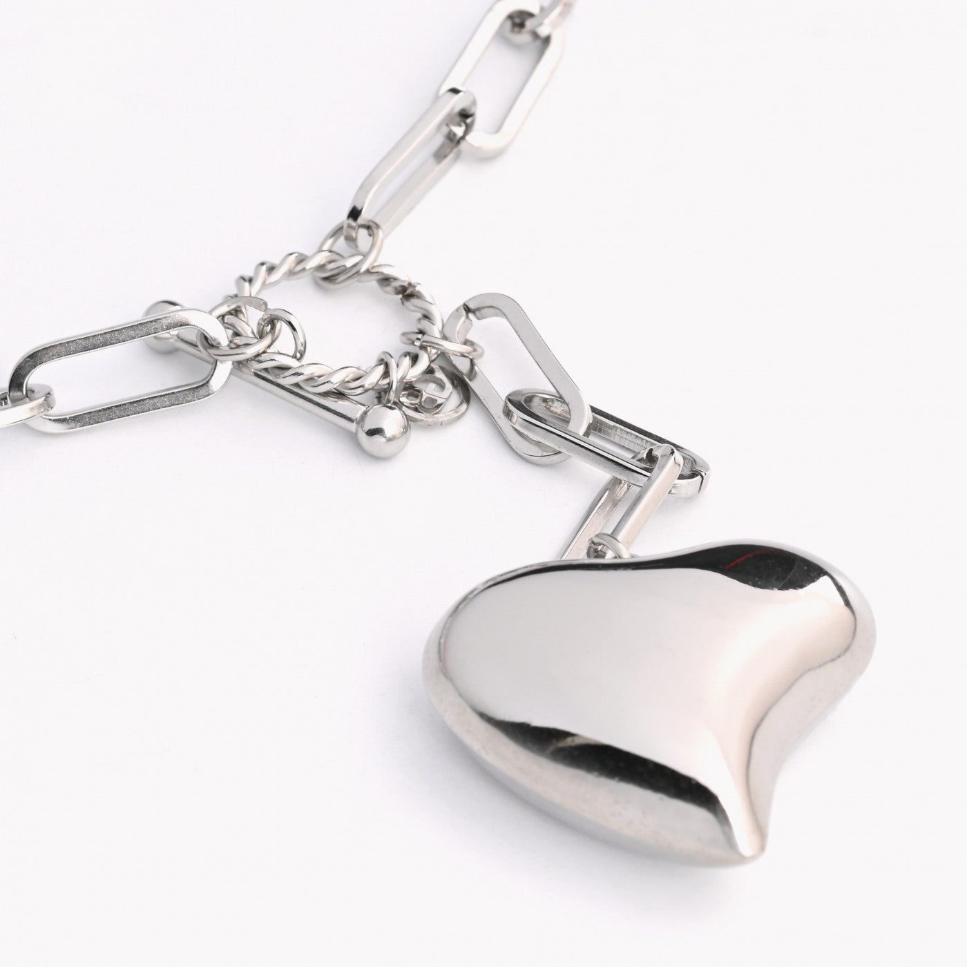 Steel necklace with links and full heart
